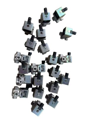 Japanse vrachtwagenonderdelen Magnetische klep 1-82563602-0 voor ISUZU FVR34 6HK1 6HK1T ISUZU ONDERDELEN