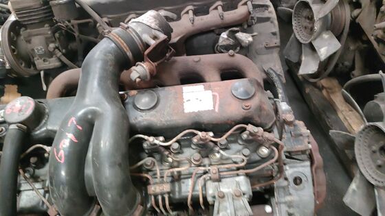 Japanse vrachtwagenonderdelen GEBRUIKT Motor met zesversnellingsbak in goede staat Voor FUSO Fighter 6D17 te koop Fuso Gebruikte onderdelen